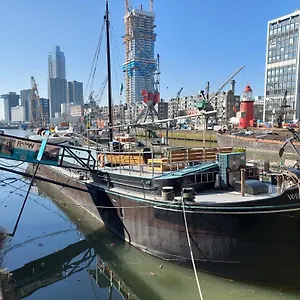 On Water Bed & Breakfast Rotterdam